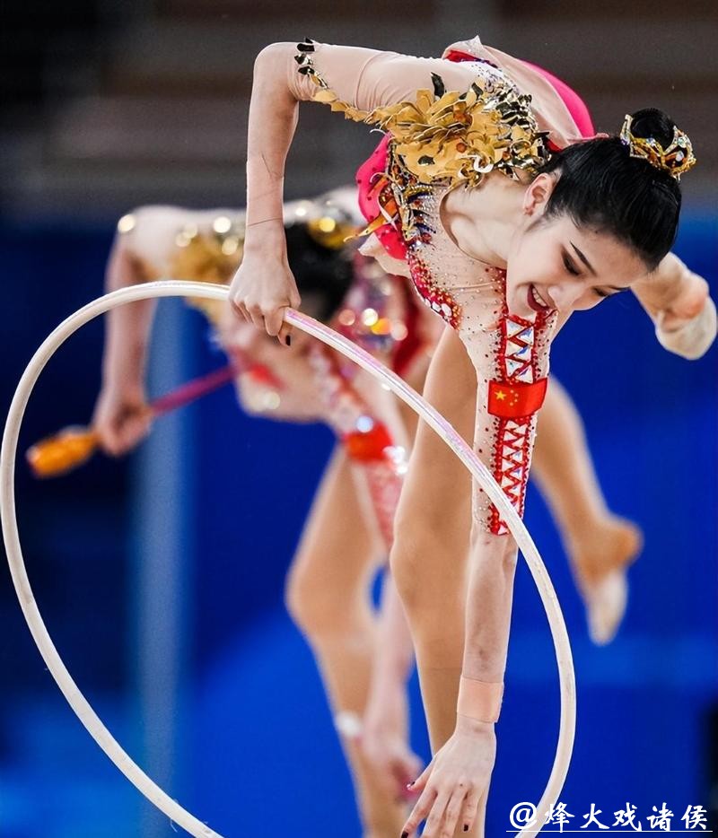 体操女神才貌双全，却嫁1米58五冠王，生一双儿女如今成人生赢家